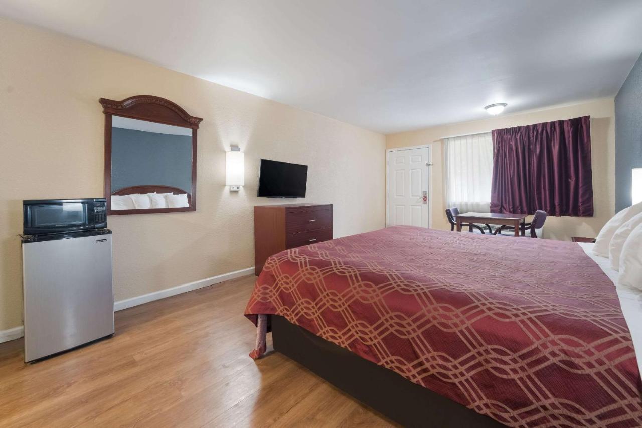 Econo Lodge Thomaston Exterior foto